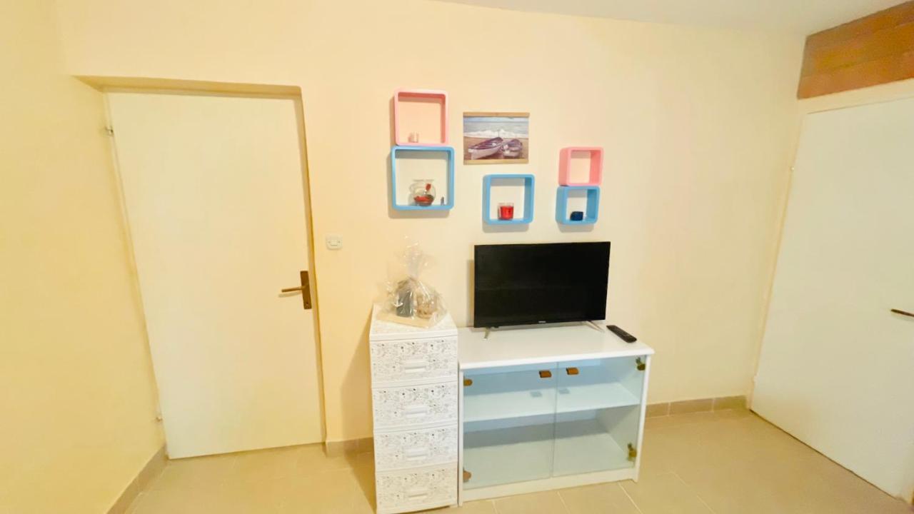 Colorful And Happy Apartment Sukosan - With Parking Kültér fotó