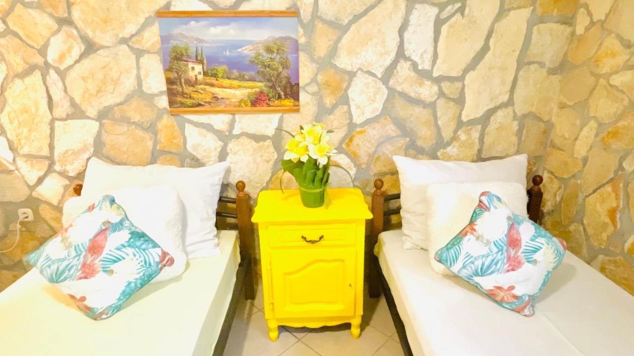 Colorful And Happy Apartment Sukosan - With Parking Kültér fotó